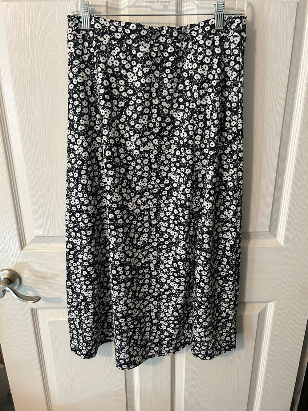 SHEIN Black & White Floral Midi Skirt - Ditsy Print